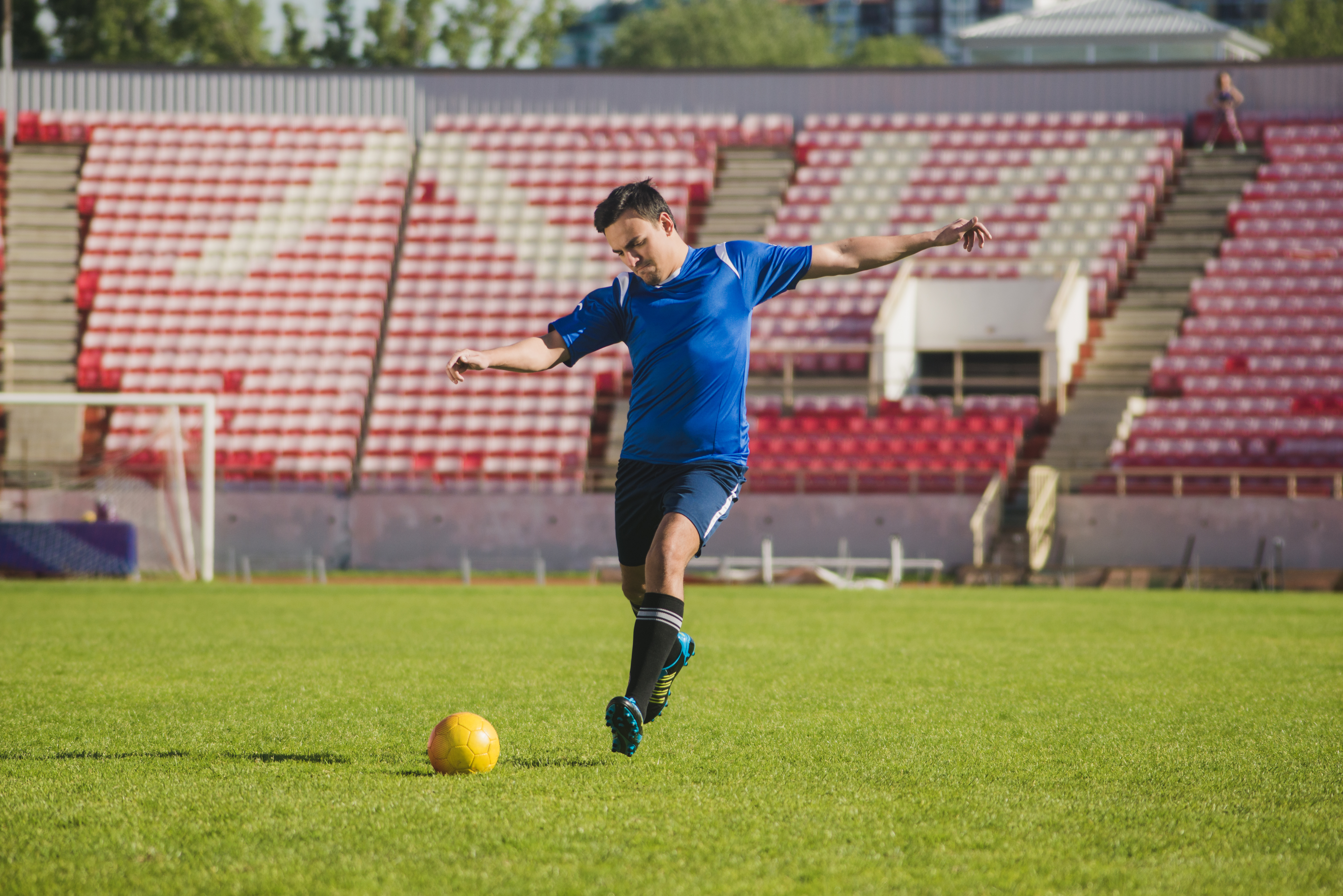 football-player-about-shoot